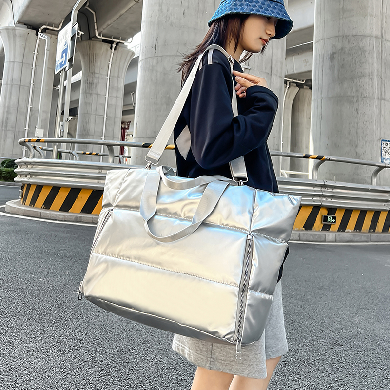 Women Y2k Silver Shoulder Bag  - Down Jacket Packable 리뷰 및 가격